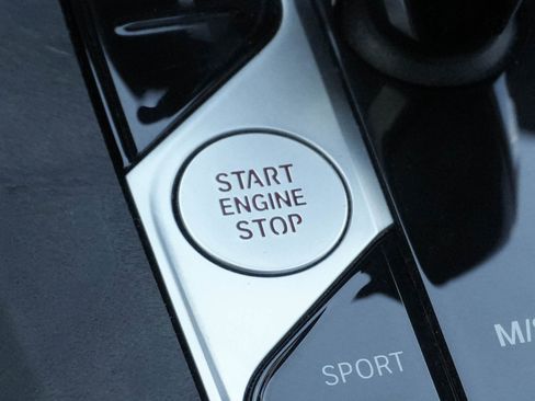 Certified 2022 BMW X5 xDrive40i w/ M Sport Package image 27