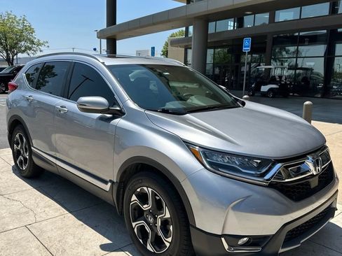 Used 2017 Honda CR-V Touring image 3