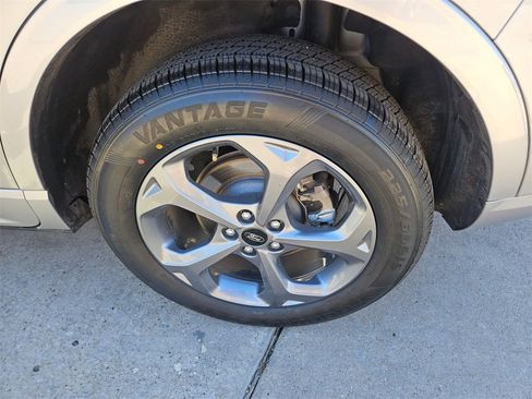 Used 2024 Ford Escape ST-Line image 25