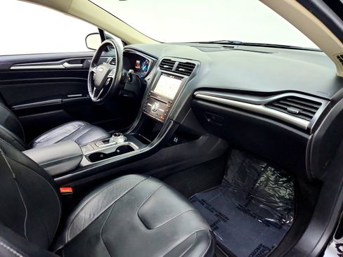 Used 2019 Ford Fusion Titanium image 24