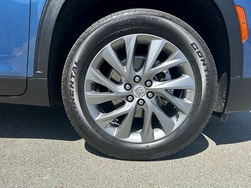 Used 2025 Buick Enclave Preferred FWD image 27