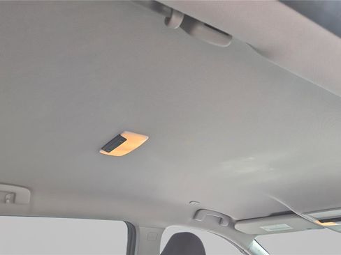 Used 2022 Nissan Rogue S AWD/4WD image 16