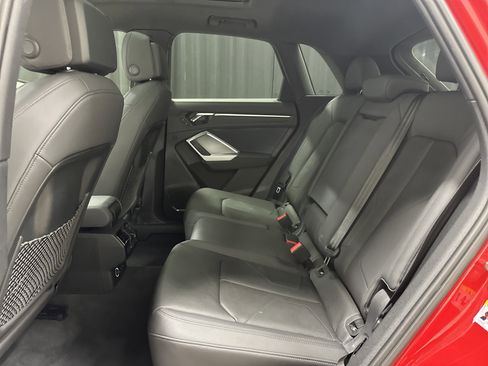 Used 2019 Audi Q3 2.0T Premium Plus w/ Premium Plus Package AWD/4WD image 31