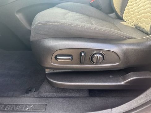 Used 2019 Chevrolet Equinox LT AWD/4WD image 18