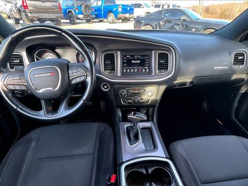 Used 2019 Dodge Charger SXT image 15