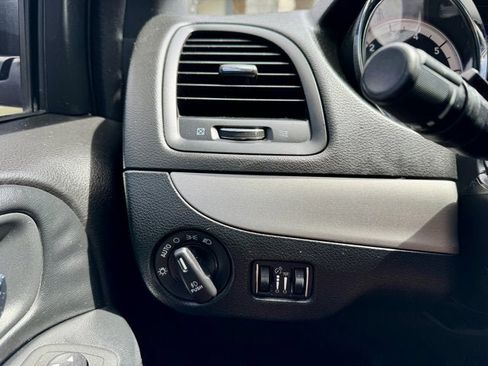 Used 2019 Dodge Grand Caravan GT FWD image 21
