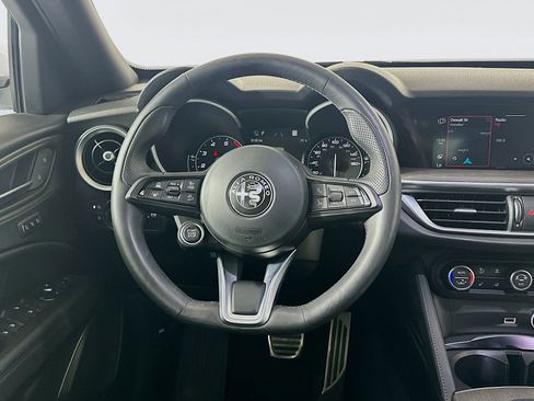 Used 2022 Alfa Romeo Stelvio Ti w/ Active Assist Plus Package image 18