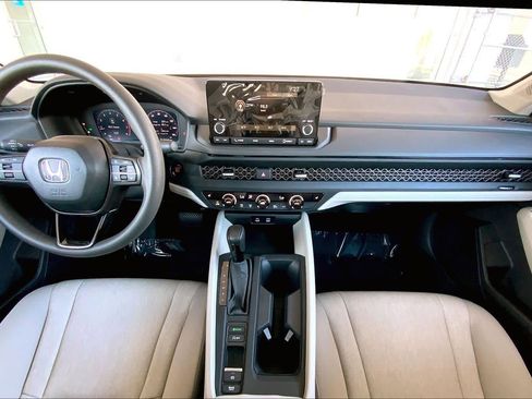 Used 2025 Honda Accord SE image 15