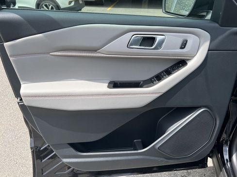 New 2025 Ford Explorer Active w/ Active Comfort Package image 18