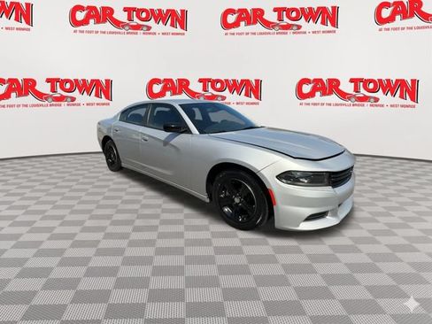 Used 2023 Dodge Charger SXT RWD image 2