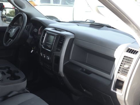 Used 2018 RAM 2500 Tradesman w/ Chrome Appearance Group RWD image 39