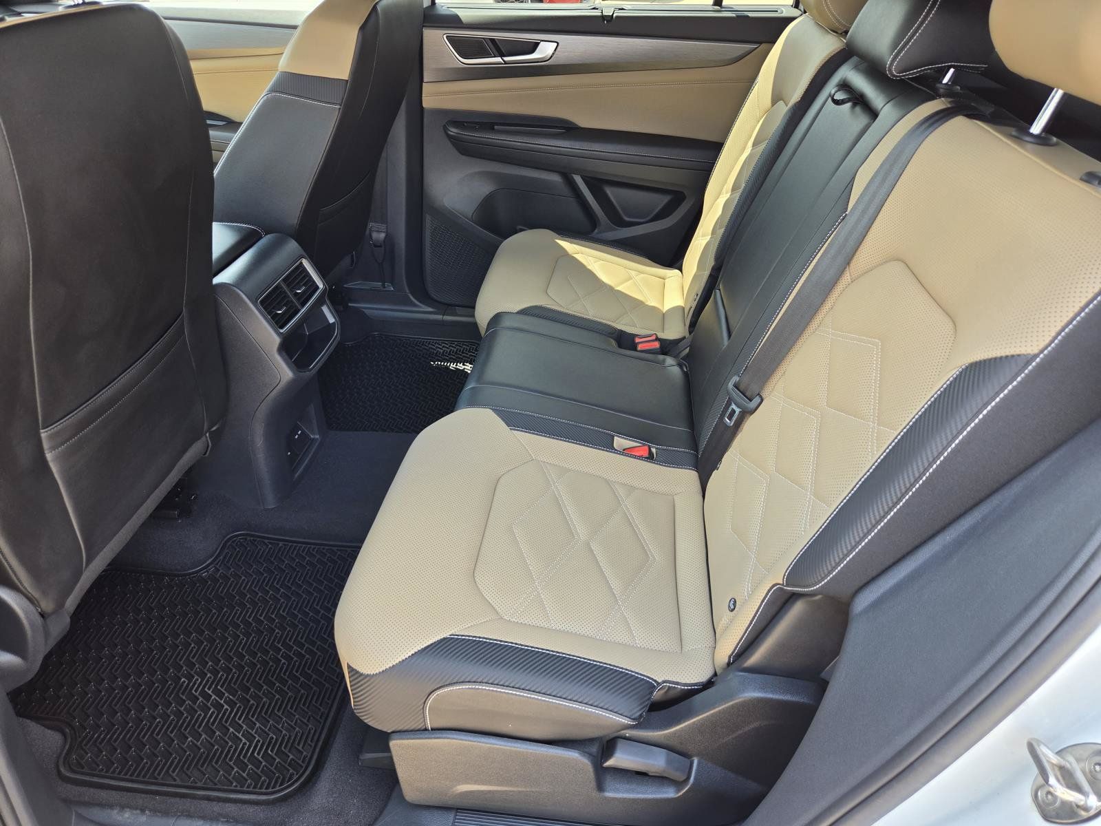 Used 2024 Volkswagen Atlas Cross Sport SE AWD/4WD image 13