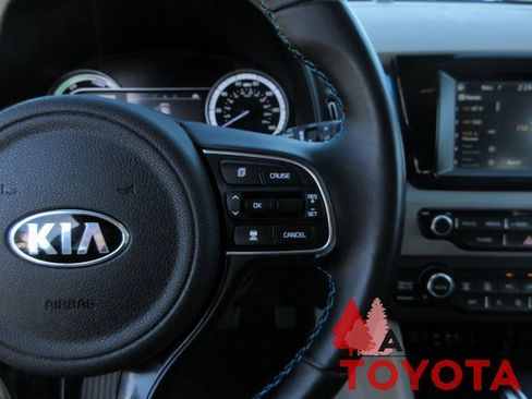 Used 2019 Kia Niro EX image 17