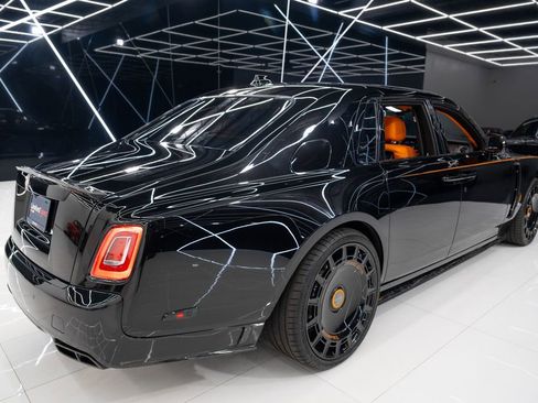 Used 2025 Rolls-Royce Phantom Sedan RWD image 20