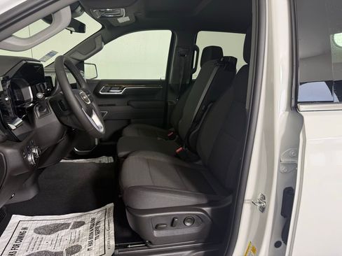 New 2026 GMC Sierra 1500 SLE image 7