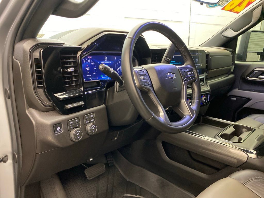 Used 2026 Chevrolet Silverado 2500 ZR2 AWD/4WD image 14
