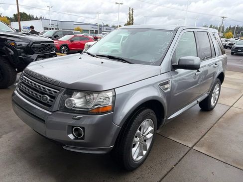 Used 2014 Land Rover LR2 HSE AWD/4WD image 8
