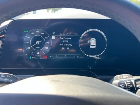 Certified 2023 Kia Niro Wind w/ Wind Preserve Package FWD image 18