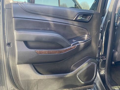 Used 2018 Chevrolet Suburban LT image 11