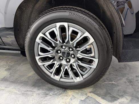 Used 2023 GMC Yukon XL Denali Ultimate w/ LPO, Floor Liner Package image 33