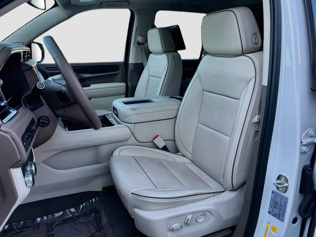 Used 2023 GMC Yukon Denali RWD image 16