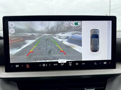 Used 2025 Ford Explorer Active w/ Active Comfort Package image 19