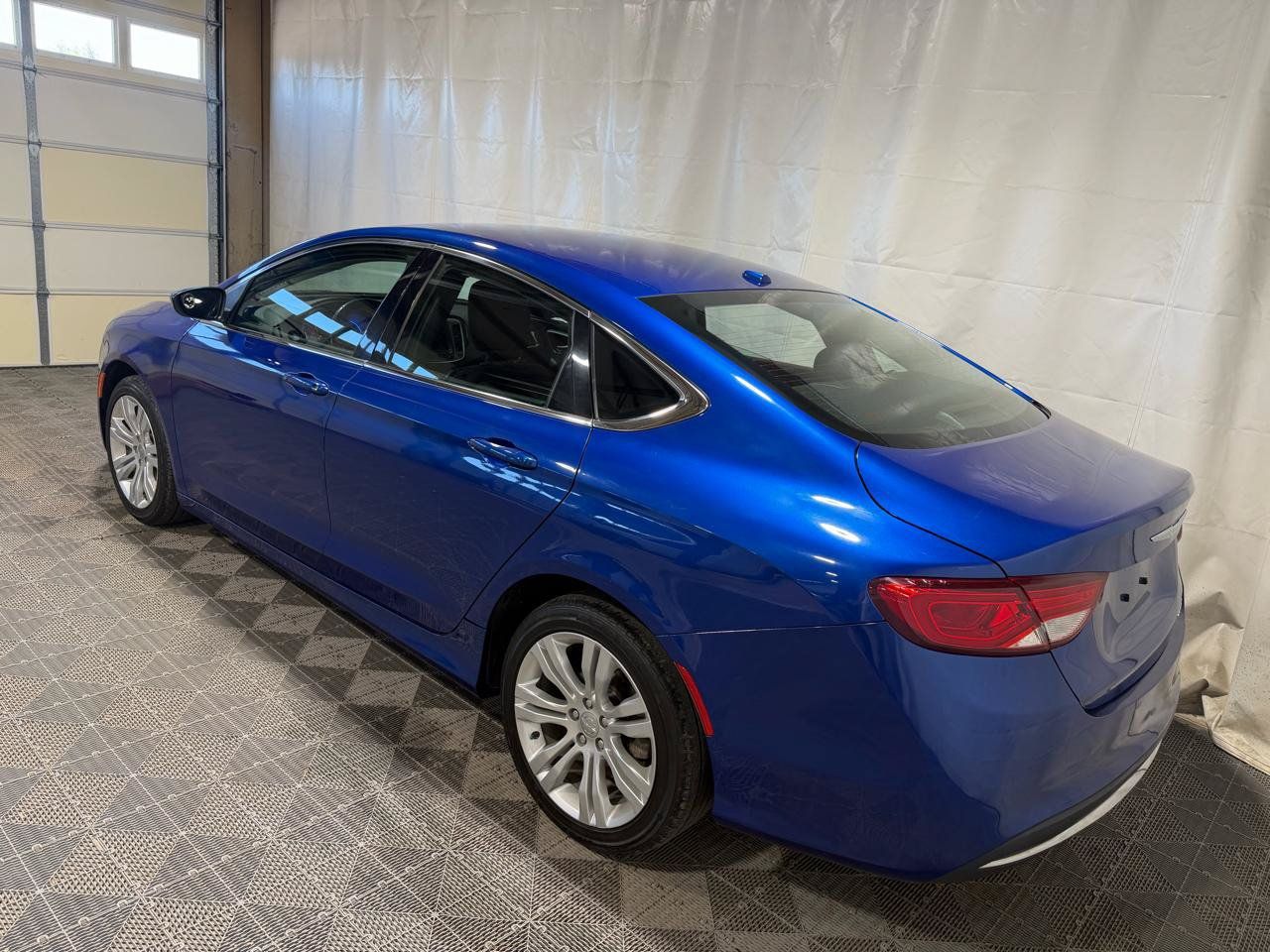 Used 2016 Chrysler 200 Limited w/ Comfort Group FWD image 4