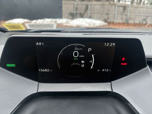 Used 2025 Toyota Prius LE image 37