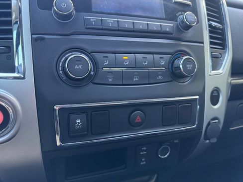 Used 2017 Nissan Titan SV image 23