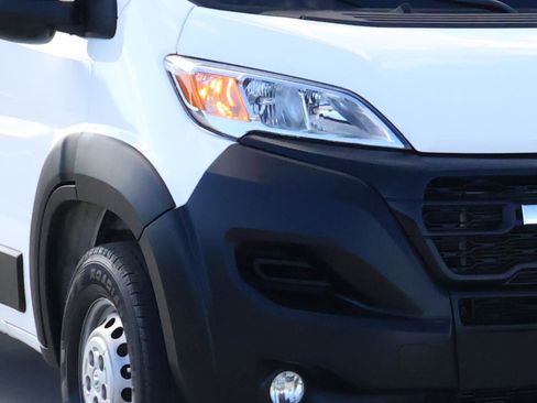 Used 2024 RAM ProMaster 2500 w/ Convenience Group image 7