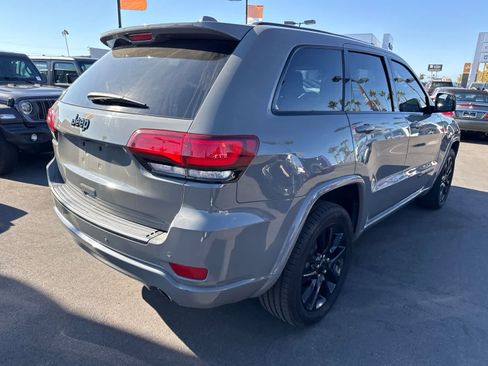 Used 2020 Jeep Grand Cherokee Altitude RWD image 14