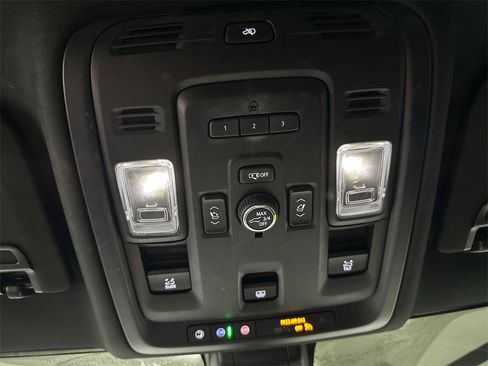 Used 2021 GMC Yukon Denali w/ Denali Premium Package image 35