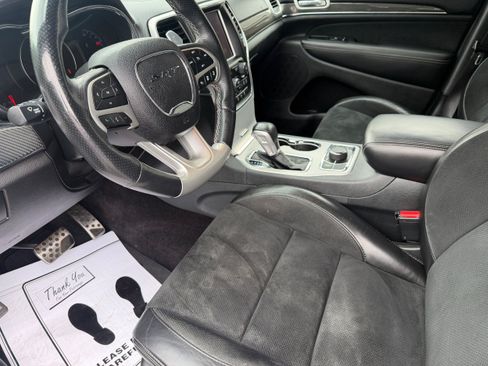 Used 2018 Jeep Grand Cherokee SRT AWD/4WD image 15