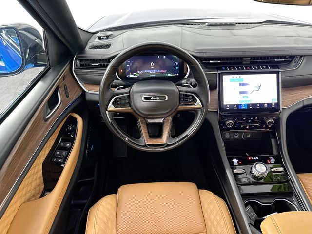 Used 2023 Jeep Grand Cherokee Summit 4xe AWD/4WD image 11