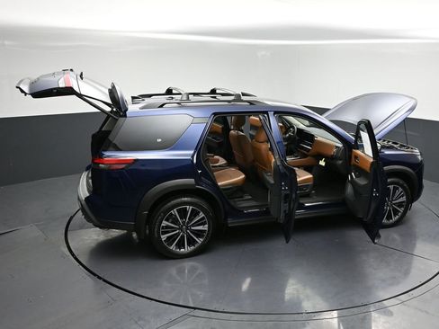 New 2026 Nissan Pathfinder Platinum AWD/4WD image 34