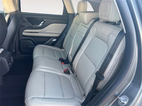 New 2026 Lincoln Corsair Premiere image 13