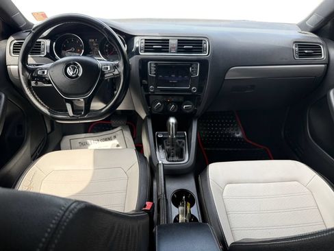 Used 2016 Volkswagen Jetta Sport FWD image 10