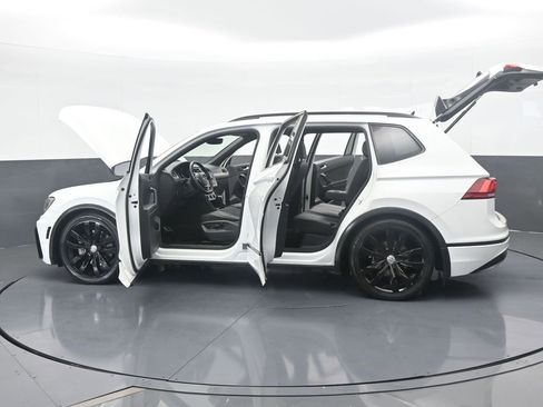 Used 2020 Volkswagen Tiguan SE R-Line image 75