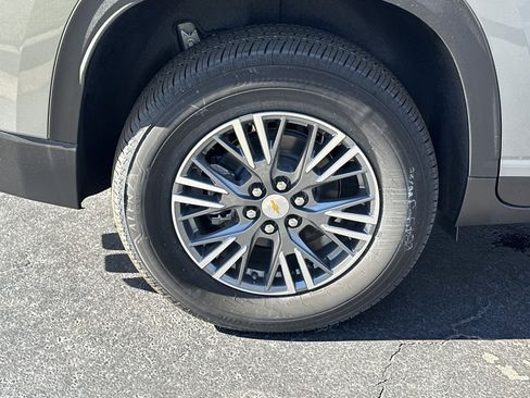 New 2025 Chevrolet Traverse LT w/ Driver Confidence Package image 17