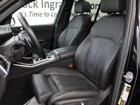 Used 2025 BMW X5 xDrive50e AWD/4WD image 16