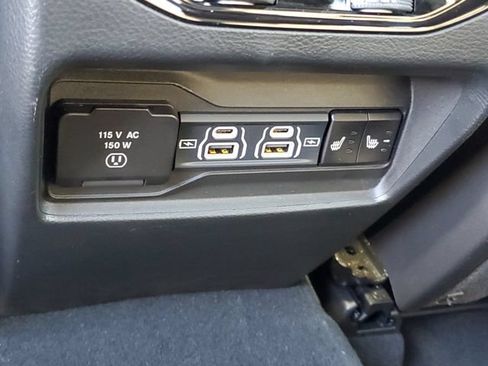 Used 2024 Jeep Grand Cherokee Limited AWD/4WD image 12
