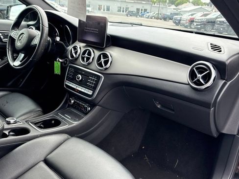 Used 2019 Mercedes-Benz GLA 250 4MATIC image 37