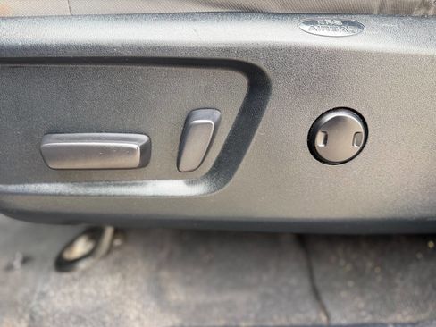 Used 2015 Toyota Tundra SR5 w/ SR5 Upgrade Package image 21