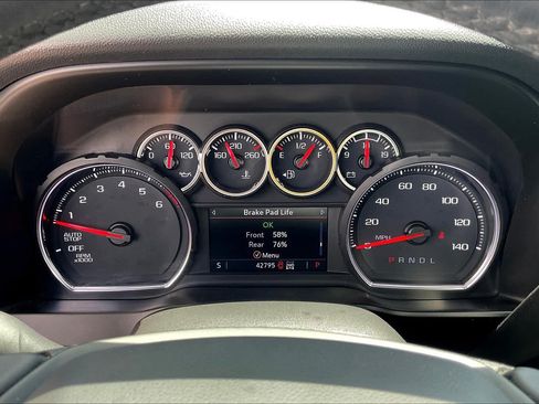 Used 2021 Chevrolet Silverado 1500 LT Trail Boss w/ LT Trail Boss Premium Package AWD/4WD image 18