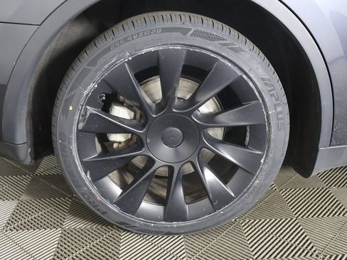 Used 2024 Tesla Model Y Long Range RWD image 22