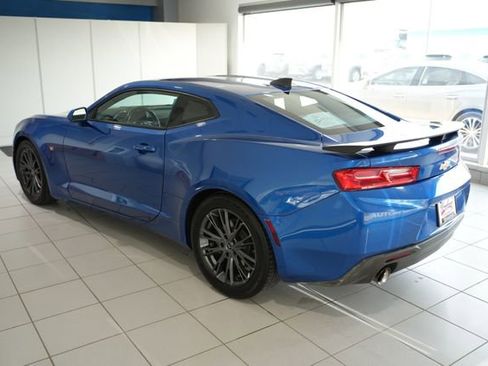 Used 2018 Chevrolet Camaro LT image 4