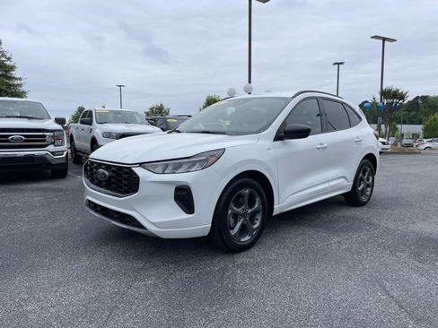 Used 2023 Ford Escape ST-Line w/ Equipment Group 301A FWD image 9