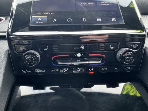 Used 2024 Jeep Grand Cherokee L Altitude image 28