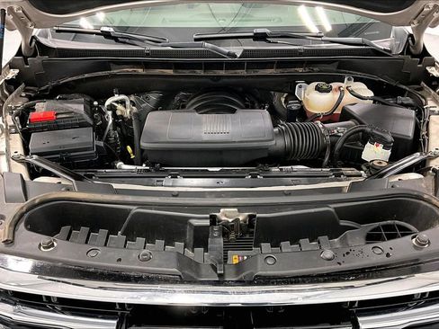 Used 2023 GMC Yukon SLT w/ SLT Luxury Package image 12