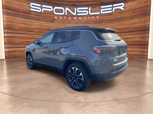 Used 2023 Jeep Compass Limited AWD/4WD image 3